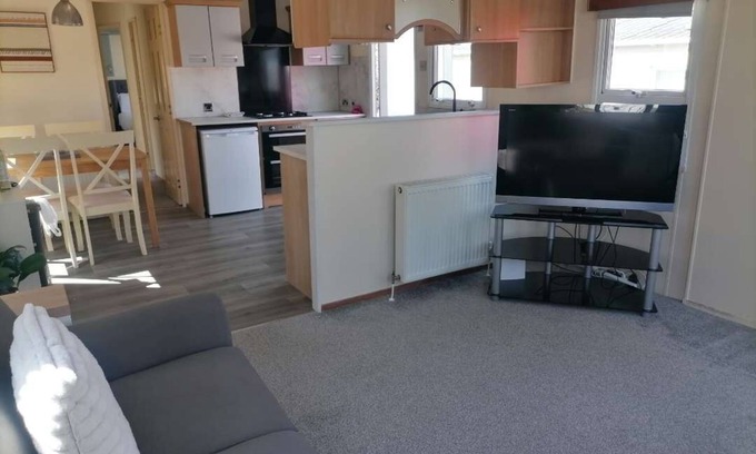St Leonards-On-Sea Apartment | Woodmans - 3 bedrooms with decking sleeps 4