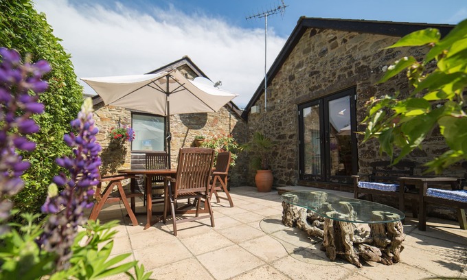 Kingsbridge Cottage | Woodpecker Barn- Family friendly cottage in the South Hams near stunning beaches