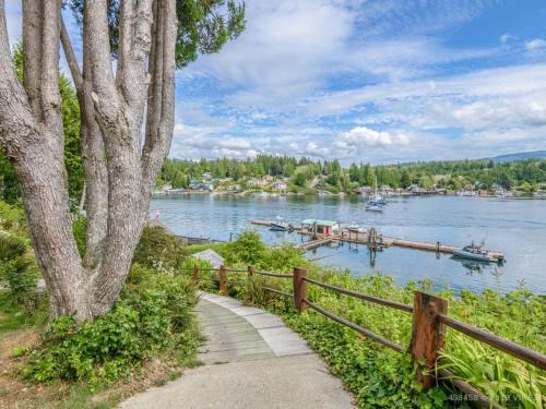 Bamfield Resort | Woods End Landing