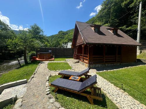 Riu de Mori House | Woods Retreat
