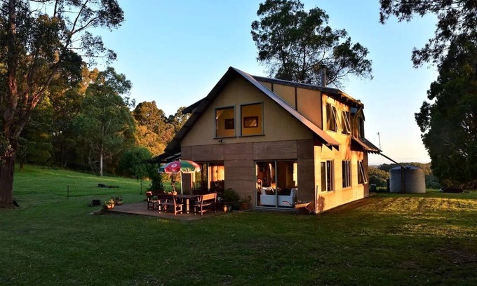 Vesper House | Woodside Country Retreat.home with a view