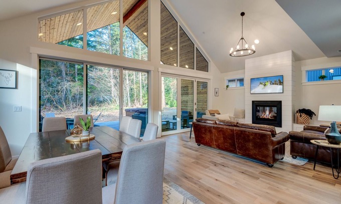 Roslyn House | Woodside Retreat in Suncadia - 90 min from SEA - Pet Friendly