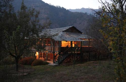 Naggar House | Woodside Traditional Homestays