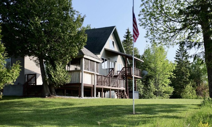 Drummond House | Woodsmoke Lodge on Drummond Island