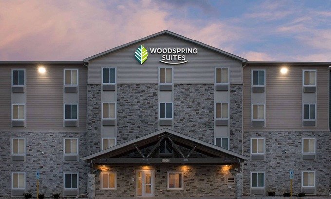 Tinley Park Hotel | WoodSpring Suites Chicago Tinley Park