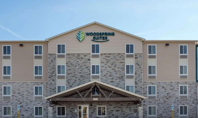 Tinley Park Hotel | WoodSpring Suites Chicago Tinley Park