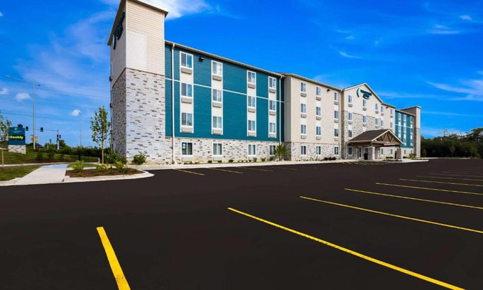 Addison Hotel | WoodSpring Suites Chicago Addison