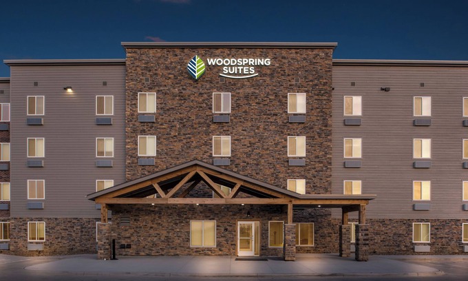 Coralville Hotel | Woodspring Suites Coralville Iowa City