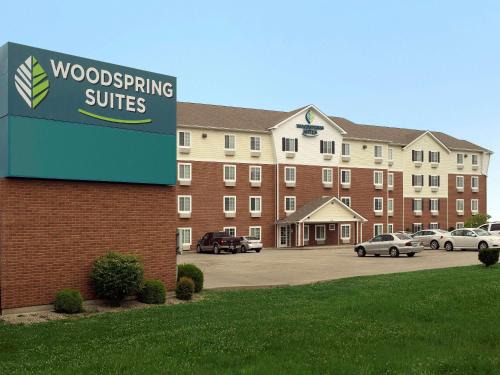 Jeffersonville - Clarksville Hotel | WoodSpring Suites Louisville Clarksville