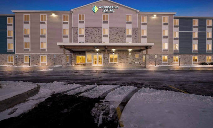 Loves Park Hotel | Woodspring Suites Loves Park Rockford