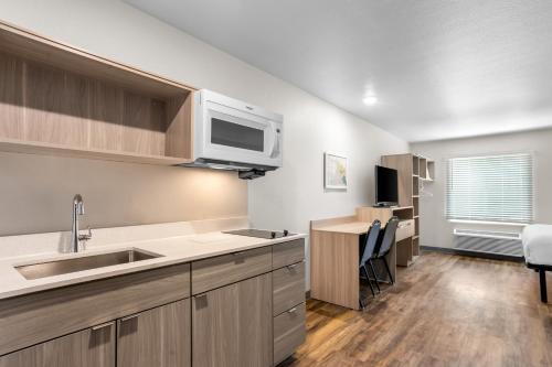 Ellabell Hotel | WoodSpring Suites Savannah West - Ellabell Metaplant