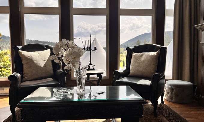 Sturdies Bay Hotel | Woodstone Manor Inc.