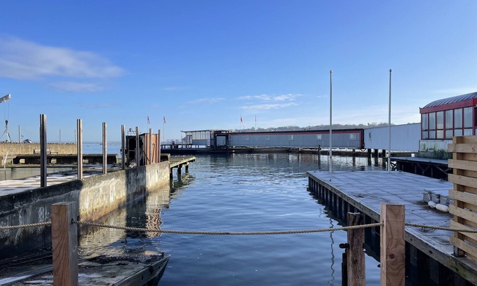 Cowes House | Woodyear House - Sleeps 8 - Cowes Waterfront