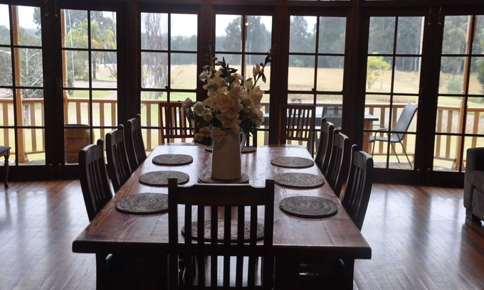 Pokolbin Cabin | Woolshed Hill Estate