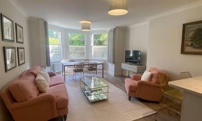 Clifton Apartment | Worcester Suite - luxury 2 bedroom apartment