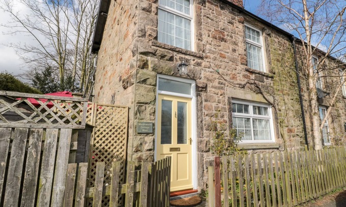 Longframlington Cottage | WORDSWORTH COTTAGE WEST, romantic, with open fire in Longframlington