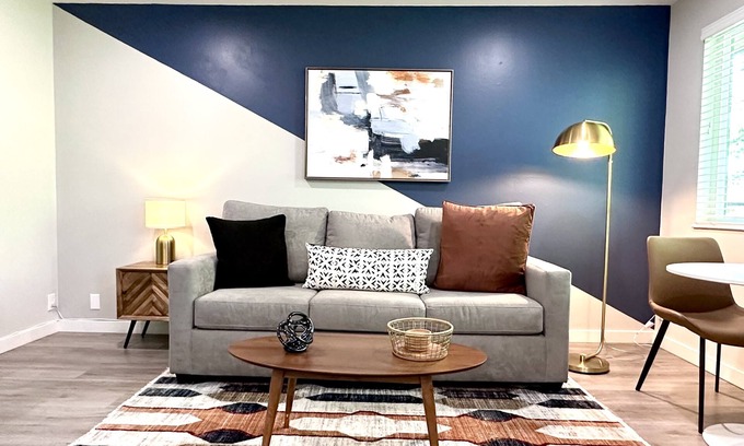 Walnut Creek Apartment | Work Here Remodeled Kitchen Fast WiFi King Bed Walk Downtown Parking