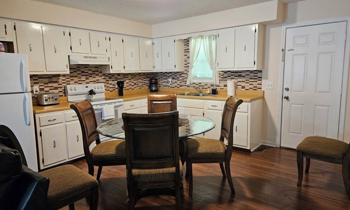 Cookeville House | Work or Play here's your place to stay - Executive home ready for your family!