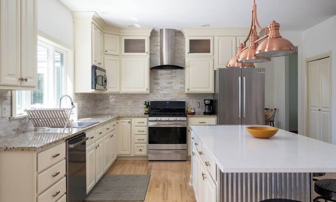 Holland Villa | Work Stay Play Holiday Home in Holland near Lake Michigan