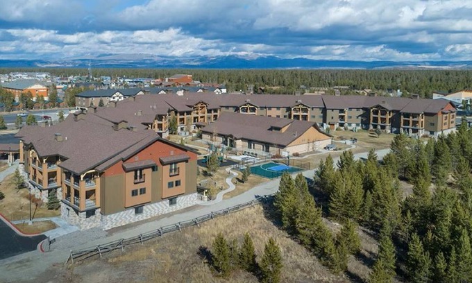 West Yellowstone Resort | Worldmark 2 bedroom condo at the gates of Yellowstone-full kitchen and laundry