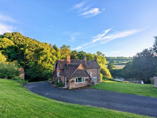 Upper Arley House | Worralls Grove Guest Farm House