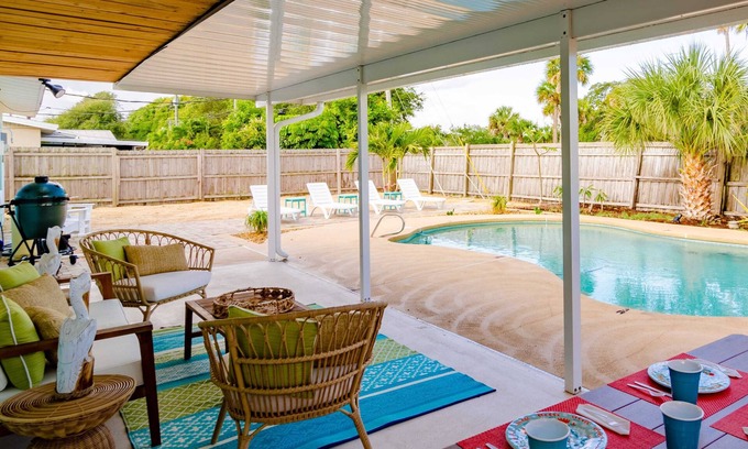 Golden Beach Estates House | Wow! Beachside Glam 3br wPool, Walk to Park, Beach