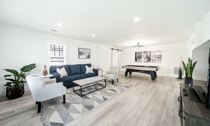 Monmouth Beach House | WOW! New 4bd Beach Chic, Xlnt Location! Walk2Town, Beach, Restaurants & Marina!
