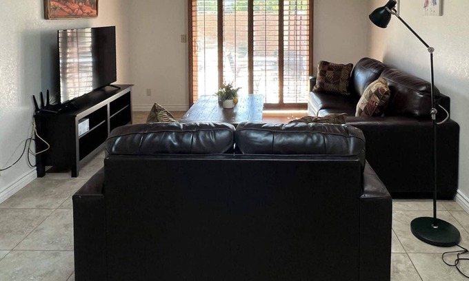 Chandler House | Wow! Single-story 3BR Chandler home
