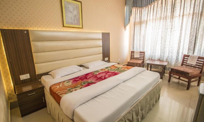 Jwalapur Hotel | WOW STAYZ2 Hotel Jahanvi Dale