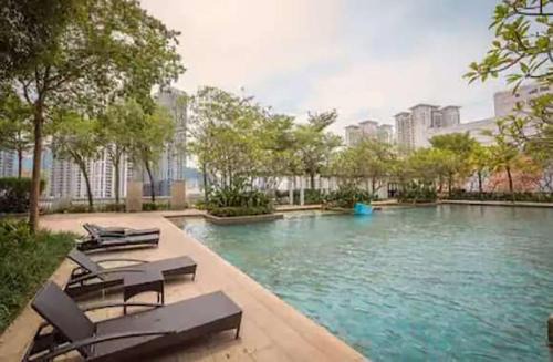 Seri Tanjung Pinang Apartment | WOW Strait Quay Luxury Suite Room