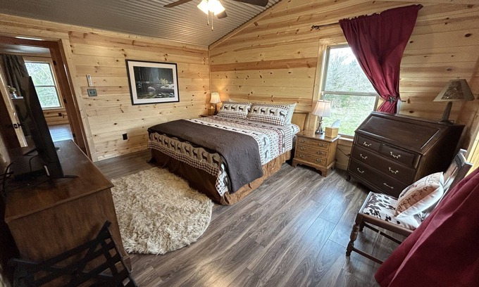 Mount Vernon Cabin | Wrangler Ranch