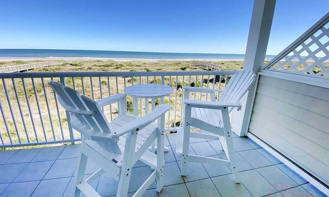 Shell Island Condo | Wrightsville Dunes: Oceanfront Condo, 2 Pools, Tennis Court!