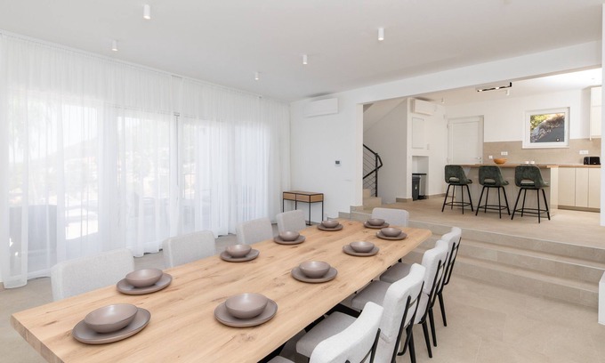 Nerezise Villa | Wunderschöne Moderne Villa mit Pool -3min vom Strand - Meerblick - Ruhige Lage