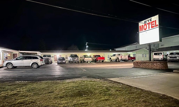 Clinton Hotel | Wye Motel