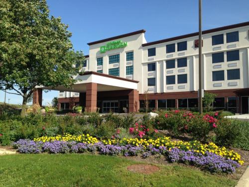 Elk Grove Village Hotel | Wyndham Garden Elk Grove Village - O'Hare