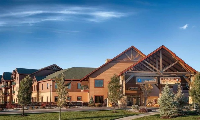 Lake Delton Condo | Wyndham Glacier Canyon |2BR/2BA King Suite w/Balc