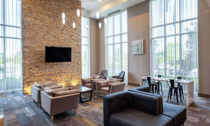 Noblesville Hotel | Wyndham Noblesville