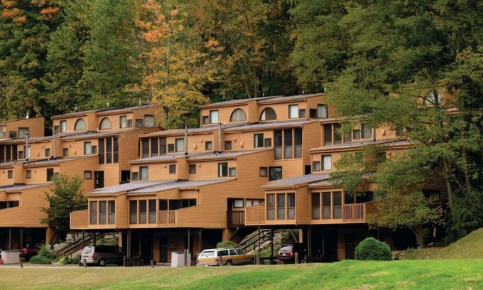 Shawnee On Delaware Condo | Wyndham Shawnee Village | 2BR/2BA Balc Queen Suite