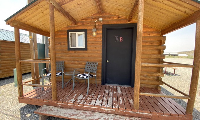 Rawlins Apartment | Wyo Cabin B Western Hills Campground