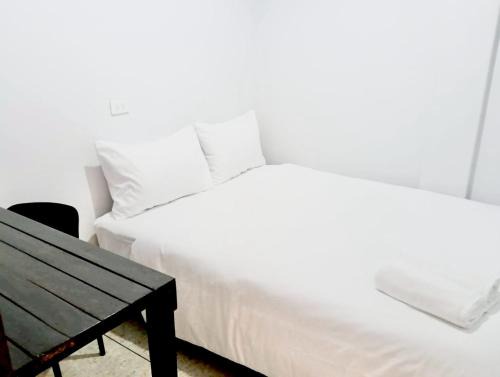 Wat Bowon Niwet Apartment | X Mitr Inn Khaosan