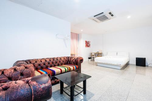 Ploenchit Apartment | X Mitr INN Sukhumvit 2 - BTS Nana มิตร อินน์ สุขุมวิทซอย 2 บีทีเอส นานา