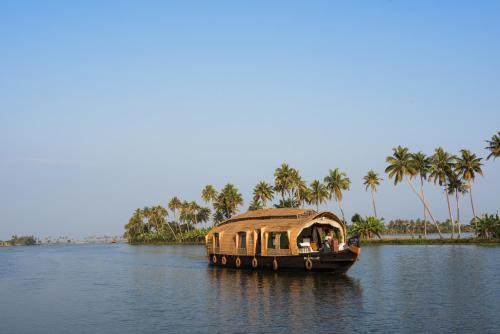 Alappuzha Boat Rental | Xandari Riverscapes