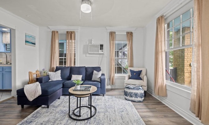 Galveston Apartment | Xbox, King Bed, Walk to Cruises, Strand, UTMB, and Beach!