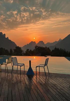 Wulingyuan Hotel | XMAN Sunrise Peaks Resort-Free Pick-up