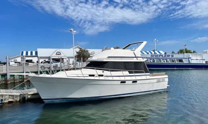 St Ignace Boat Rental | Yachts of Fun