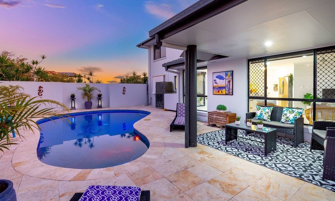 Banksia Beach House | Yardarm - Luxurious Holiday Home
