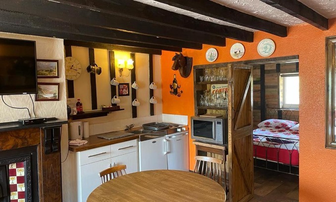 Yarm House | Yarm cottages byre/paddock