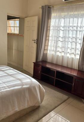 Ladysmith Bed & Breakfast | Yaseens B&B