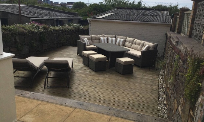 Llanelli House | Yazelle town house