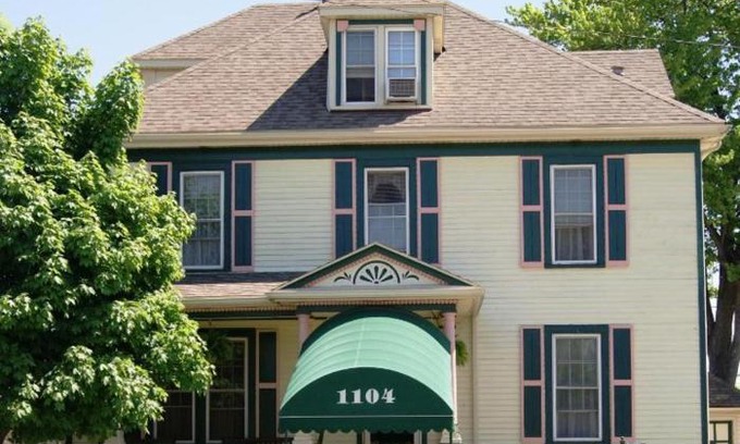Walkerville Bed & Breakfast | Ye Olde Walkerville Bed & Breakfast